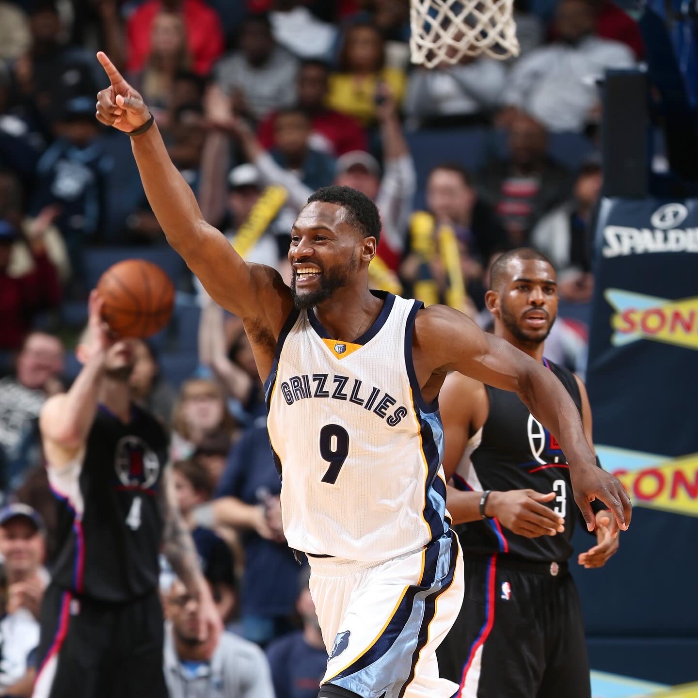 关于孟菲斯灰熊训练开放日;转会期回应争议引欢呼;NBA常规赛在即;球队文化再被提及的信息 关于孟菲斯灰熊训练开放日;转会期回应争议引欢呼;NBA常规赛在即;球队文化再被提及的信息