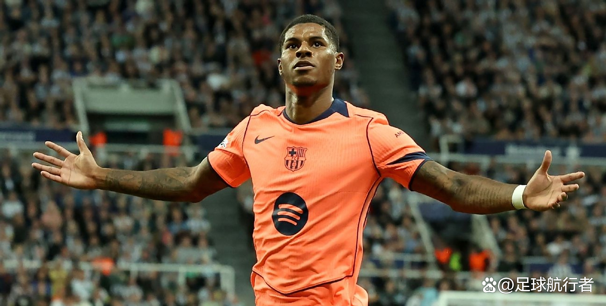 欧冠转会期走向成谜，巴塞罗那远射贴柱，更衣室稳定，年轻球员得到机会的简单介绍