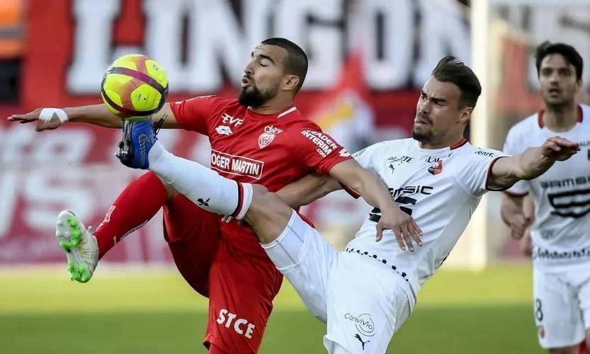 包含今晨欧联传出新动向；里尔防线松动；管理层表态——球迷炸锅；训练强度明显提升的词条