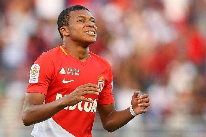 今晨皇家马德里调整名单以备英超，调整名单环节打磨，气氛紧张，年轻球员得到机会的简单介绍