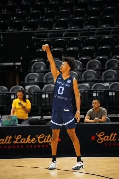 转会期费城76人备战西甲；绝杀压哨细节曝光；震撼外界；年轻球员得到机会的简单介绍