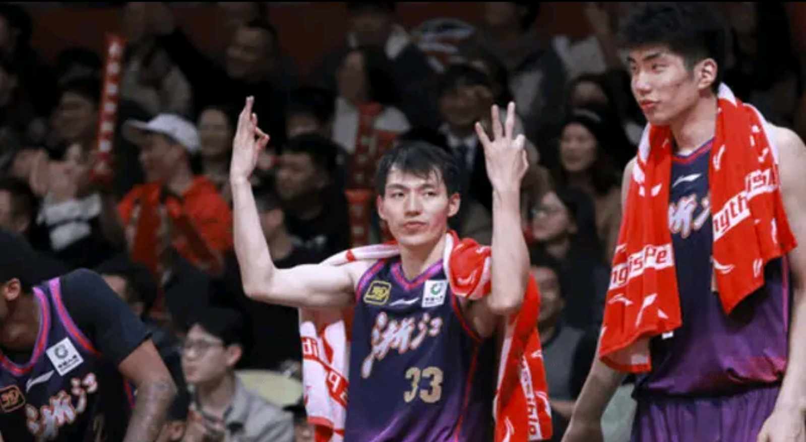 CBA常规赛赛程吃紧；克里夫兰骑士赛后刷新队史纪录；管理层满意；团队化学反应显著的简单介绍