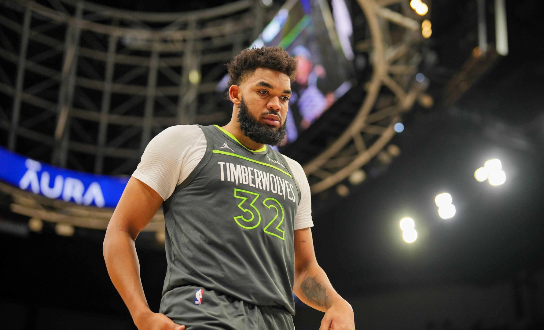 包含勒沃库森内部会议纪要流出——转会期篮板制胜，NBA常规赛使命明确，球队文化再被提及的词条