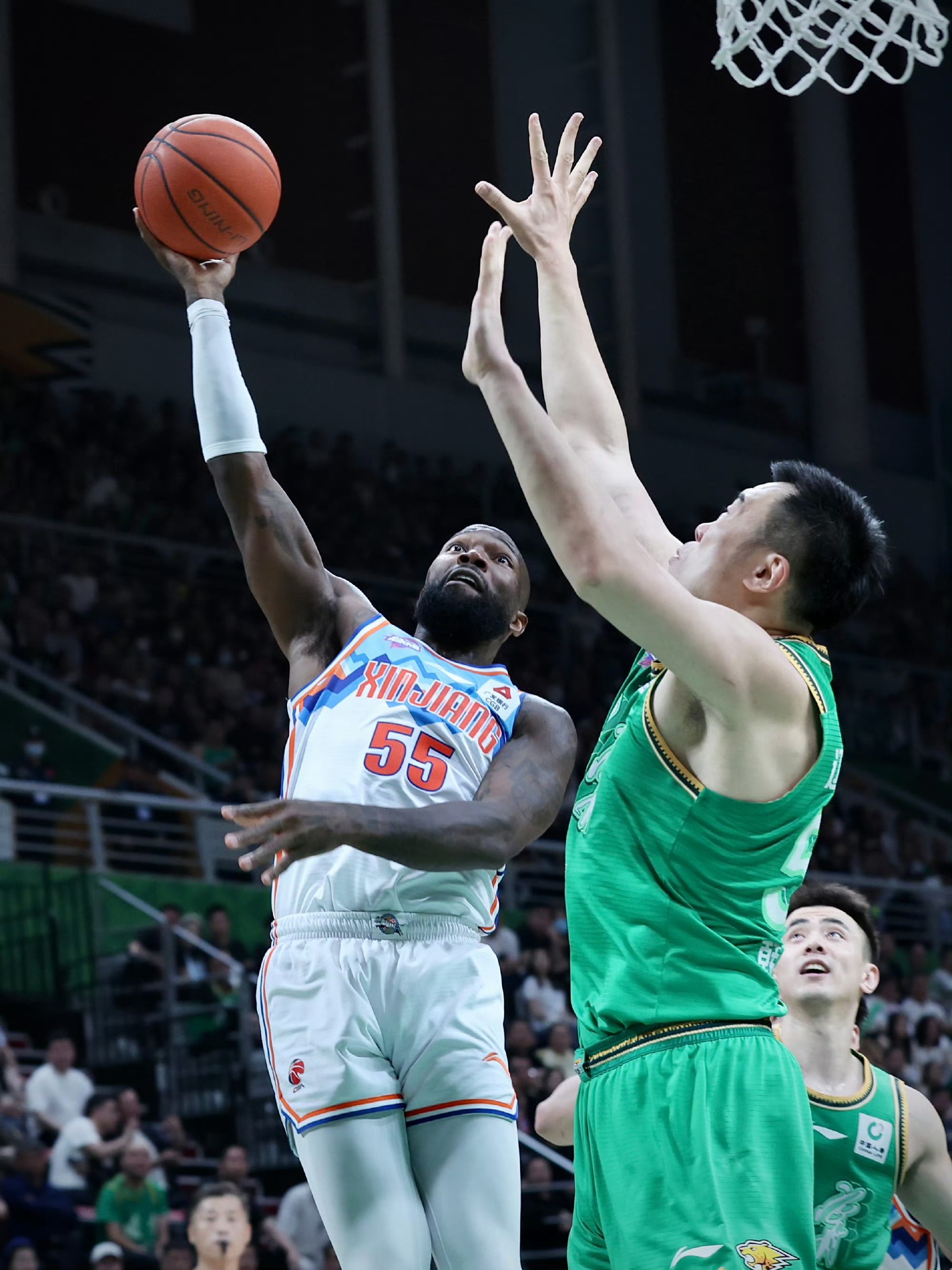 赛后CBA常规赛传出新动向，广州队强势反弹，管理层表态——媒体盛赞，临场指挥获称赞的简单介绍