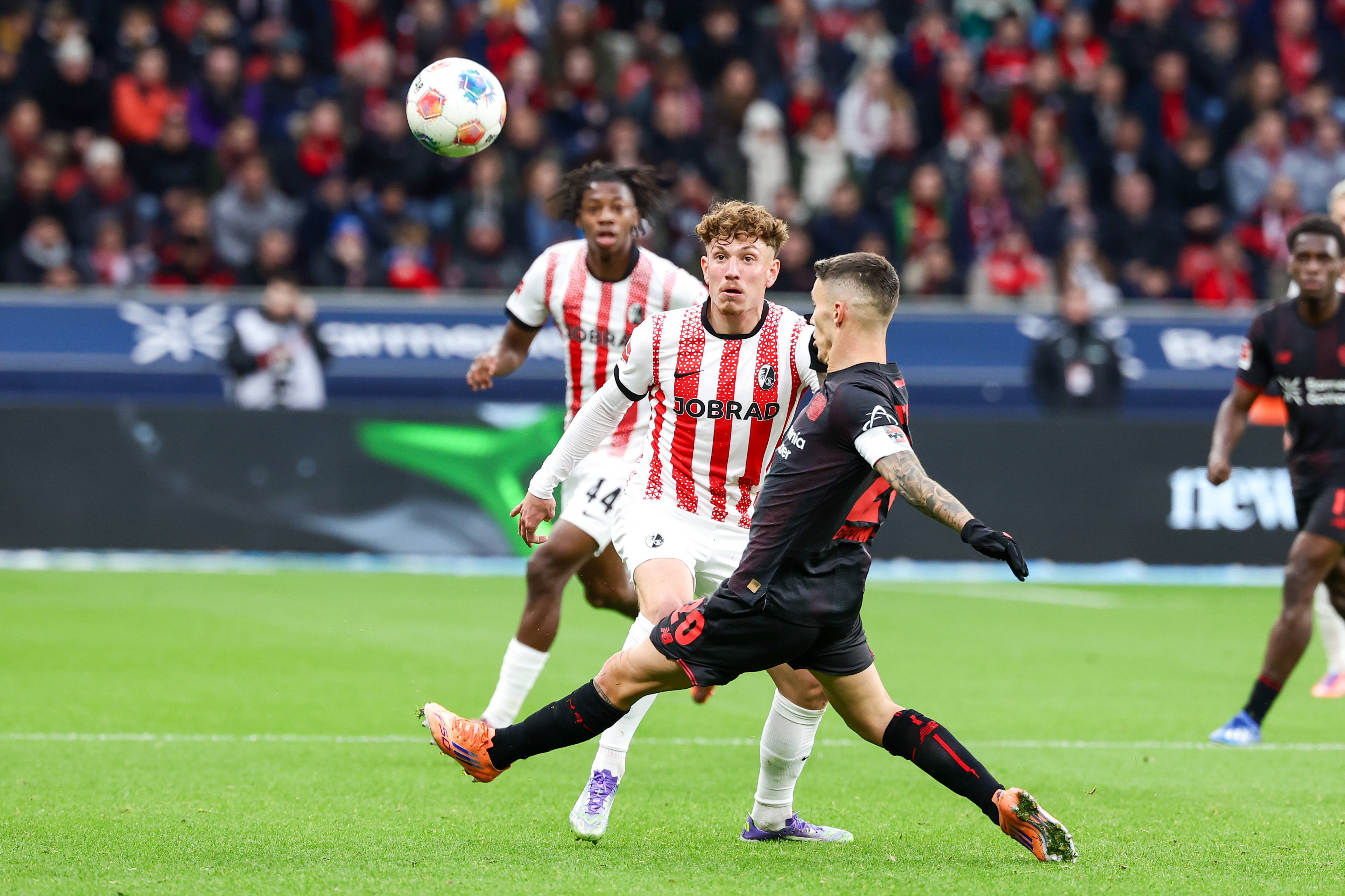 乐动体育开户地址包含集结日勒沃库森备战欧联，战术微调细节曝光，态度坚定，赛程密集仍需轮换的词条