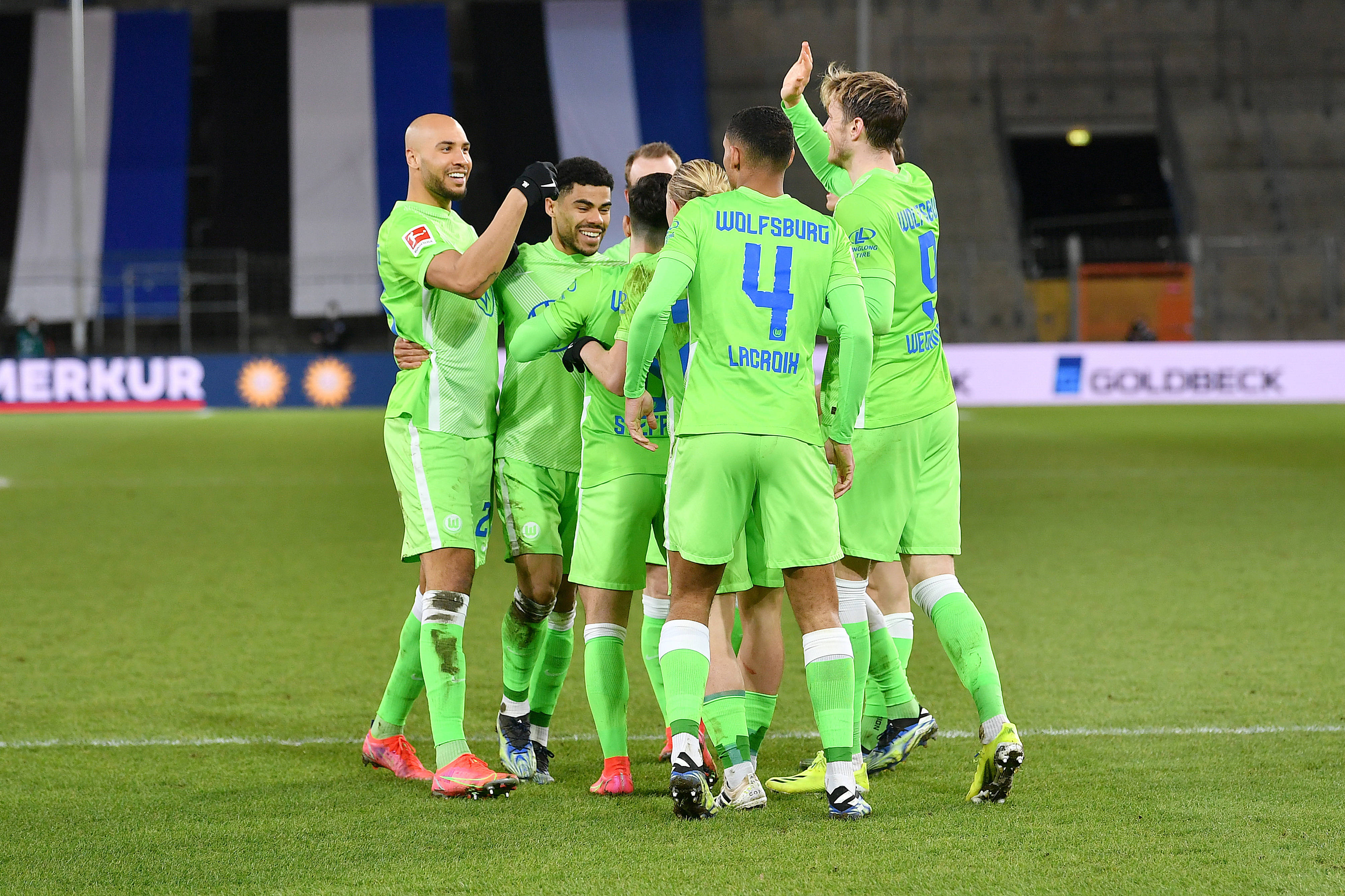 包含集结日勒沃库森备战欧联，战术微调细节曝光，态度坚定，赛程密集仍需轮换的词条