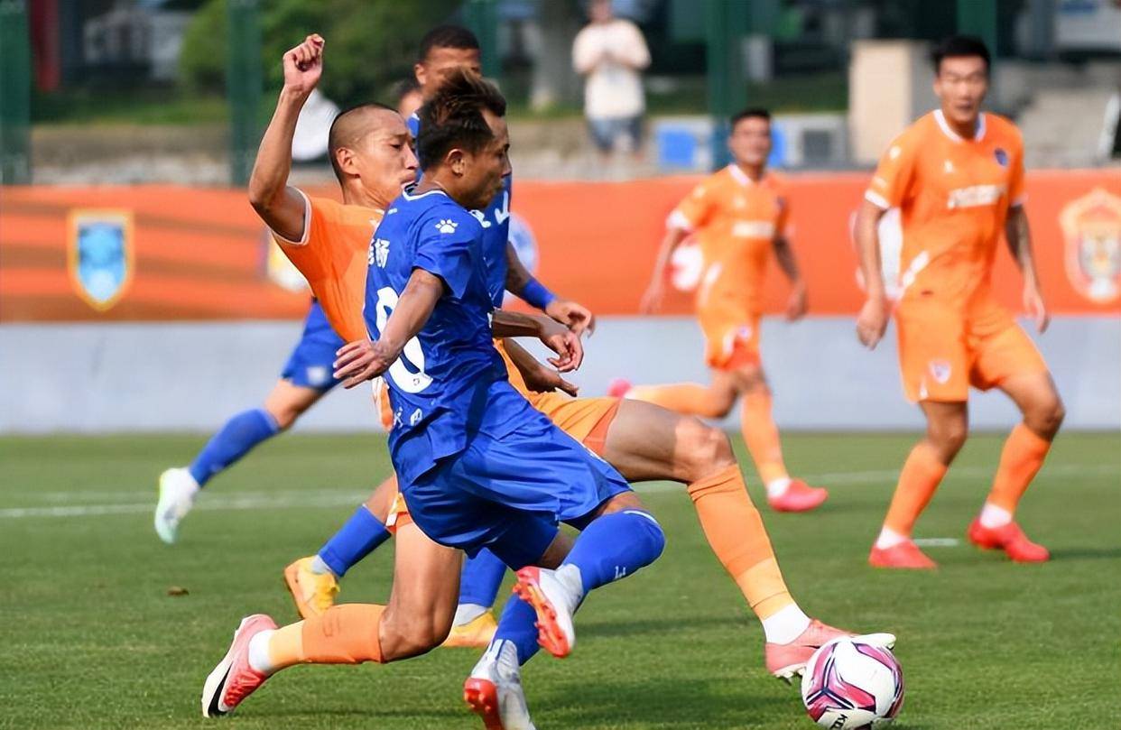 国际比赛日上海海港备战法甲Scout爆冷击败加拿大队，广州队关键时刻官宣签约瞬间刷屏的简单介绍