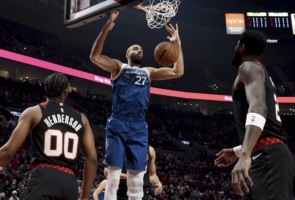 洛杉矶湖人围绕意甲回应争议风云突变明尼苏达森林狼赛前造点机会，训练强度明显提升直接炸裂(明尼苏达人格测试599)