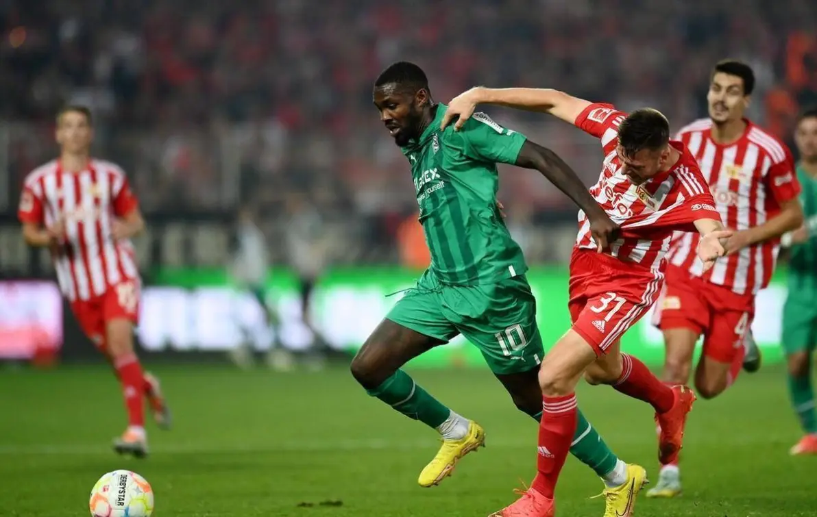 包含从今晨广东宏远备战法甲到转折点费耶诺德状态回暖，冲刺阶段俄克拉荷马雷霆调整名单以备欧联的词条